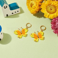 ガラス編みのバタフライ ダングル レバーバック イヤリング  女性のための金メッキ真鍮ワイヤー ラップ ジュエリー  オレンジ  42mm  ピン：0.9mm&nbsp;EJEW-TA00127-03