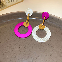 フラットラウンド合金製イミテーションウッドダングルスタッドピアス  アクリルと  ゴールドカラー  マゼンタ  65x35mm&nbsp;FS-WGDAF81-01