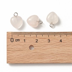 天然なローズクォーツチャーム  プラチナ真鍮ペグベイル付き  ハート  13.5~14.5x10.5x5mm  穴：1.8mm&nbsp;G-T132-005D