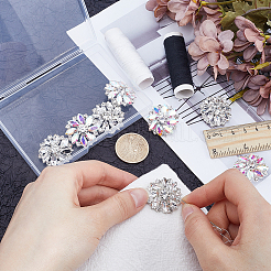 8個 2色 1穴真鍮シャンクボタン  ラインストーンとガラスと  衣服の装飾  花  ミックスカラー  26.5x10.5mm  穴：1.8mm  4cps/カラー&nbsp;BUTT-GF0003-57D