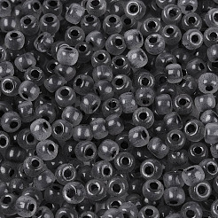 内側が透明なガラスシードビーズ6/0個。  ロンデル  丸い穴  グレー  4x3mm  穴：1.2~1.5mm  約6080個/ポンド&nbsp;SEED-N008-08A