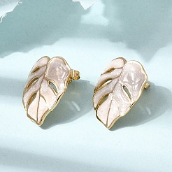 女性のための真鍮のスタッドピアス  葉  エナメル  ラックめっき  長持ちメッキ  鉛フリー＆カドミウムフリー  18KGP本金メッキ  ホワイト  24x19mm&nbsp;KK-CBA9D38-05G-01