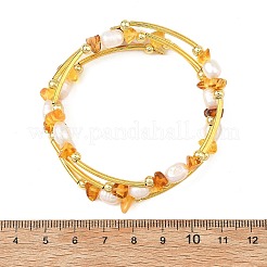 天然琥珀と真珠のラップカフバングル  スチールメモリーワイヤー付  ゴールドカラー  内径：2.17インチ（5.5cm）&nbsp;BJEW-JB14492