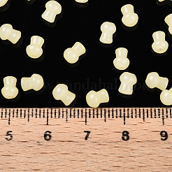 透明な色のガラスシードビーズ  キノコ  ライトカーキ  5.5x4.5mm  穴：1mm  4150個/ポンド&nbsp;SEED-R001-01H