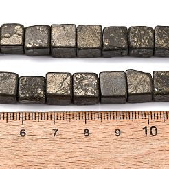 天然石パイライトビーズ連売り  キューブ  8~8.5x8~8.5x8~8.5mm  穴：1.2mm  約46個/連  15.35''（39センチメートル）&nbsp;G-B155-C09-8x8mm