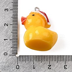樹脂チャーム  サンタ帽子のチャーム付きアヒル  プラチナアイアンループ付き  きいろ  28x18x26mm  穴：2mm&nbsp;FIND-U031-13B-P