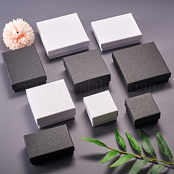 厚紙ギフトボックス  中に黒いスポンジを入れて  正方形  ブラック  9x9x2.9cm&nbsp;YS-TAC0001-17C-02