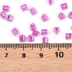 内側が透明なガラスシードビーズ6/0個。  三角形  カメリア  3.5x3.5x3.5mm  穴：0.9mm  約4500個/ポンド&nbsp;SEED-N006-003I