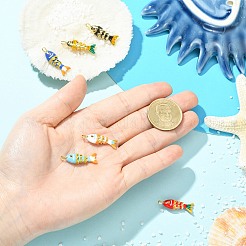 6個6色ラックメッキ真鍮ペンダント  キュービックジルコニアエナメル  魚のチャーム  長持ちメッキ  鉛フリー＆カドミウムフリー  ミックスカラー  26.5x8x6mm  穴：2.5x1.5mm  1pc /カラー&nbsp;KK-CJ0005-78