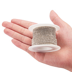 真鍮製ラインストーンストラスチェーン  ラインストーンカップチェーン  スプールで  銀色のメッキ  クリスタル  2mm  約10ヤード/ロール&nbsp;CHC-T001-SS6-01S