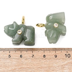 天然グリーンアベンチュリン彫刻ペンダント  真鍮製のマイクロパヴェクリアキュービックジルコニア金具を使用したクマのチャーム  ゴールドカラー  24~27x26~28x13~14mm  穴：3.5~4mm&nbsp;G-H357-02G-12