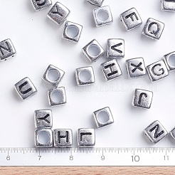 アンティークシルバーメッキ大穴アクリルヨーロピアンビーズ  水平穴  ランダムな文字を持つキューブ  6x6x6mm  穴：4mm  約295個/50g&nbsp;X-PACR-Q099-01