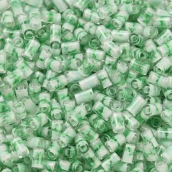 内側は2トーンカラーの透明ガラスシードビーズ  コラム  ミディアムシーグリーン  3.5x2.5mm  穴：1.2mm  約18000個/ポンド&nbsp;SEED-C004-05B