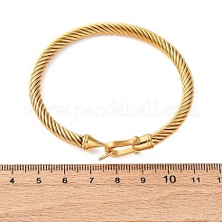 女性用ツイスト304ステンレススチールバングル  フック付き  18KGP本金メッキ  内径：2-1/4インチ（5.6cm）&nbsp;BJEW-P352-01G
