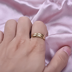 女性用ステンレスカフリング  曲線デザインのミニマリストファッションジュエリー  ゴールドカラー  6mm  内径：17mm&nbsp;WD3664-2