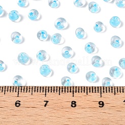 内側の色が透明なガラスシードビーズ6/0個  ティアドロップ  トップ掘削  ライトスカイブルー  4~4.5x4x3mm  穴：1~1.2mm  約100個/10g&nbsp;X1-SEED-T007-07E