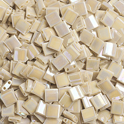 MIYUKIティラビーズ  日本製シードビーズ  2穴  （tl488)不透明な梨ab  5x5x1.9mm  穴：0.8mm  約118個/10g&nbsp;X-SEED-J020-TL488