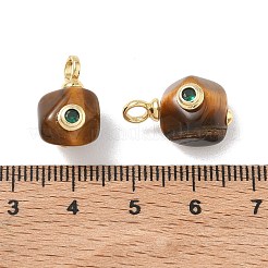 天然タイガーアイのタンブルストーンペンダント  真鍮のマイクロパヴェグリーンキュービックジルコニア金具を使用したナゲットチャーム  カドミウムフリー＆鉛フリー  ラックめっき  長持ちメッキ  18KGP本金メッキ  16~18x10.5~11.5x12.5~13mm  穴：3.2mm&nbsp;KK-D289-13G