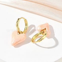真鍮エナメル製ダングルフープピアス（女性用）  ハート  長持ちメッキ  ラックめっき  鉛フリー＆カドミウムフリー  ゴールドカラー  桃パフ  27x12mm&nbsp;KK-CBA760A-06G-01
