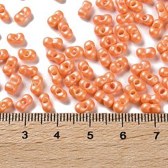 ガラスシードビーズ  不透明色の光沢  ピーナッツ  ダークオレンジ  5~6x2.5~3x3~3.5mm  穴：1~1.2mm  約5000個/ポンド&nbsp;SEED-L011-04A-04