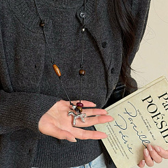 合金と木製の馬のペンダント、調節可能なワックスコード付きロングネックレス（女性用）  ココナッツブラウン  プラチナ  27.56インチ（70cm）&nbsp;WGBF527-01