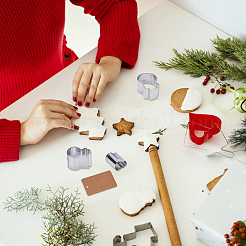 DIYのクリスマスイヤリング作り検索キット  430個のステンレススチールポリマークレイカッターを含む  プラスチック製ピアスキャッチ  金属製のピアスフックと丸カン  oppバッグ  イヤリングディスプレイカード  ミックスカラー  3~15.2x1.35~8.2x0.01~3.5cm  124個/セット&nbsp;DIY-WH0387-96