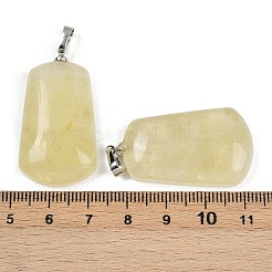 天然なレモンクォーツのペンダント  真鍮製の金具が付いた台形のチャーム  プラチナ  38x20x8mm  穴：4x7mm&nbsp;G-I387-01A-P