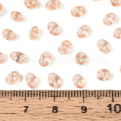 透明色光沢ガラスシードビーズ  オーバル  2穴  砂茶色  3~4.5x5~6x2.5~3mm  穴：1~1.2mm  約6080個/ポンド&nbsp;SEED-N008-09I