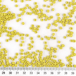 ガラスシードビーズ  不透明な色の種  DIYジュエリー作成用の小さなクラフトビーズ  ラウンド  きいろ  6/0  4mm  穴：1.5mm  約4500個/ポンド&nbsp;SEED-A010-4mm-42