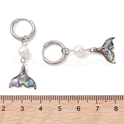 パウアシェルと202ステンレススチールのハギーフープピアス  魚尾  模造パールと  プラチナ  41x14.5mm&nbsp;EJEW-JE06964-02
