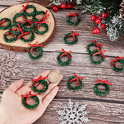 ポリエステルと鉄製のミニチュアクリスマスリース  マイクロ風景ドールハウスアクセサリー  小道具の装飾のふりをする  濃い緑  39x34x9mm&nbsp;AJEW-WH0609-182A
