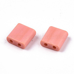 Fgb2穴ガラスシードビーズ  不透明なつや消し色の虹  正方形  ライトサーモン  5x4.5~5.5x2~2.5mm  穴：0.5~0.8mm  約1180個/袋&nbsp;SEED-S031-L-ST50FR