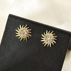 真鍮マイクロペーブクリアキュービックジルコニアスタッドピアス  鉛フリー＆カドミウムフリー  長持ちメッキ  ラックめっき  18KGP本金メッキ  太陽  9mm&nbsp;EJEW-R016-26G-08