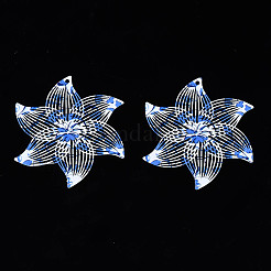 430ステンレスペンダント  スプレー塗装  エッチングされた金属装飾  花柄の花  ホワイト  45x41x0.4mm  穴：1.5mm&nbsp;STAS-T061-17-E05