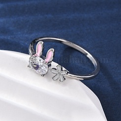 女性用真鍮マイクロパヴェキュービックジルコニアオープンカフリング  エナメル  兎  プラチナ  内径：18mm&nbsp;RJEW-U058-05P