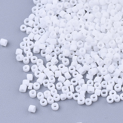 不透明なガラスシリンダービーズ  シードビーズ  つや消し色  丸い穴  ホワイト  1.5~2x1~2mm  穴：0.8mm  約8000個/袋  約85~95 G /袋&nbsp;SEED-Q036-01A-J02