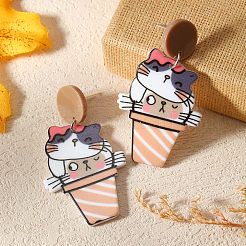 面白い動物のアクリルスタッドピアス  猫の形&nbsp;FM4480-1