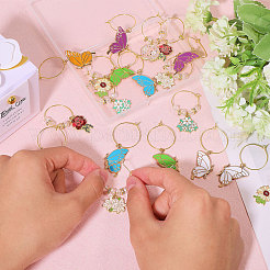 蝶と花の合金エナメルワイングラスチャーム20個  真鍮ワイングラスチャームリング  ミックスカラー  50~58mm  20個/セット&nbsp;AJEW-CA00003