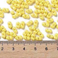 ガラスシードビーズ  不透明色の光沢  ピーナッツ  きいろ  5~6x2.5~3x3~3.5mm  穴：1~1.2mm  約5000個/ポンド&nbsp;SEED-L011-04A-13