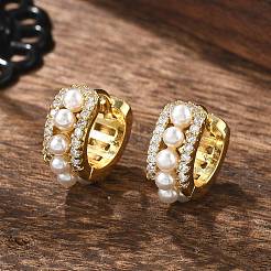 18KGP本金メッキ中空分厚いキュービックジルコニアハギーフープピアス  女の子の女性のための模造真珠ビーズの小さなフープピアス  ホワイト  6x16mm  ピン：1mm&nbsp;EJEW-I260-05G-NR