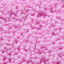 マカロンカラー不透明フロストガラスシードビーズ  ピーナッツ  パールピンク  6x3x3mm  穴：1.2mm  約4000個/ポンド&nbsp;SEED-K009-12B-05