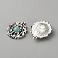 染め加工合成ターコイズペンダント  合金のセッティングで  アンティークシルバー  花  28x23.5x5.5mm  穴：1.6mm&nbsp;FIND-WH0199-349AS-09