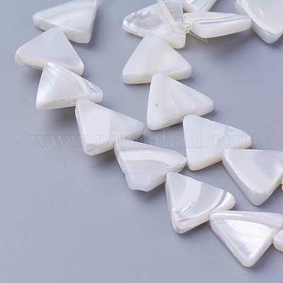 シェルビーズ連売り  三角形  11.5~12x12.6~13.2x2.5~2.8mm  穴：0.8mm  約34個/連  15.82インチ（40.2cm）&nbsp;SSHEL-E571-28A-1