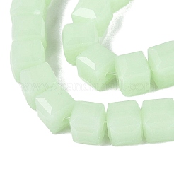 ジェイド風ガラスビーズ連売り  キューブ  多面カット  淡緑色  7x7x6.5~7mm  穴：1.2~1.6mm  約96~101個/連  25.39~28.54インチ（64.5~72.5cm）&nbsp;GLAA-R041-8x8mm-B04