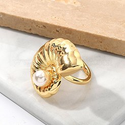女性用真鍮マイクロパヴェクリアキュービックジルコニア指輪  カドミウムフリー＆ニッケルフリー＆鉛フリー  巻き貝  模造パールと  18KGP本金メッキ  29x23mm  内径：17.2mm&nbsp;RJEW-U041-16G