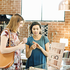 4 段天然パイン木製イヤリング ディスプレイ スタンド  イヤリング ディスプレイ カード オーガナイザー ホルダー  染色されていない  長方形  ナバホホワイト  完成品：14.2x30x39cm  約3個/セット&nbsp;EDIS-WH0022-01