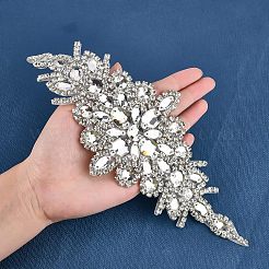 ホットラインストーン  パッチに真鍮  結婚式のテーマのドレスシューズの衣服の装飾のため  花  クリスタル  242x90x4.5mm&nbsp;DIY-WH0257-47