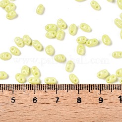 焼付塗装ガラスシードビーズ  2穴  オーバル  緑黄  5~6x2.5~3.5x3mm  穴：0.7~0.9mm  約7500個/ポンド&nbsp;SEED-T006-03D