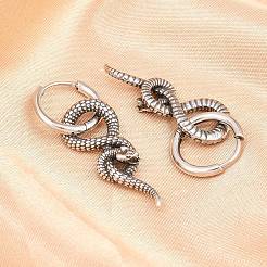 316サージカルステンレス製スネークフープピアス  アンティークシルバー  37x11mm&nbsp;EJEW-C160-15AS