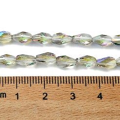 透明電気メッキガラスビーズ連売り  半分虹メッキ  多面カット  ティアドロップ  薄緑  7~7.5x4x4mm  穴：1mm  約70~71個/連  20.31''（51.6センチメートル）&nbsp;GLAA-K064-03A-HR01